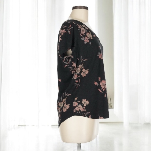 Torrid Floral Black Women's Top | SIZE 00 (M/L -10) - Picture 3 of 6